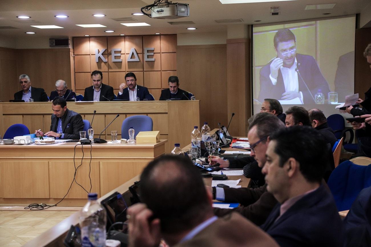 Έκκληση ΚΕΔΕ στους δημάρχους να καταβάλουν τους μισθούς τους στην μάχη κατά του κοροναϊού