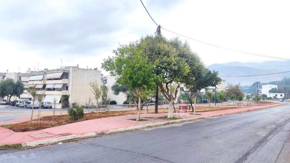 Δήμος Καλαμάτας: Ολοκληρώνεται ένα ακόμη «πάρκο τσέπης» - Φυτεύτηκαν 51 δέντρα και θάμνοι