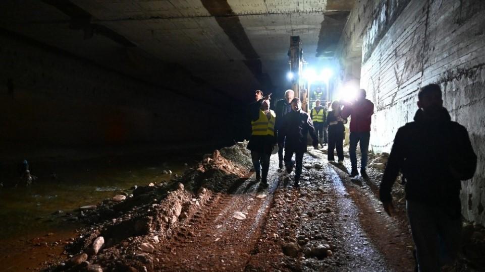 Ν. Χαρδαλιάς στο συλλεκτήριο αγωγό του Αιγάλεω: «Δεν είχε καθαριστεί ποτέ μέχρι σήμερα»