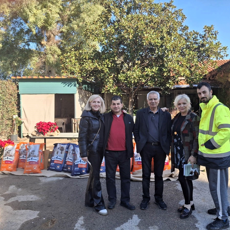 Δήμος Αιγάλεω: Διανομή ξηράς τροφής για τα αδέσποτα ζώα