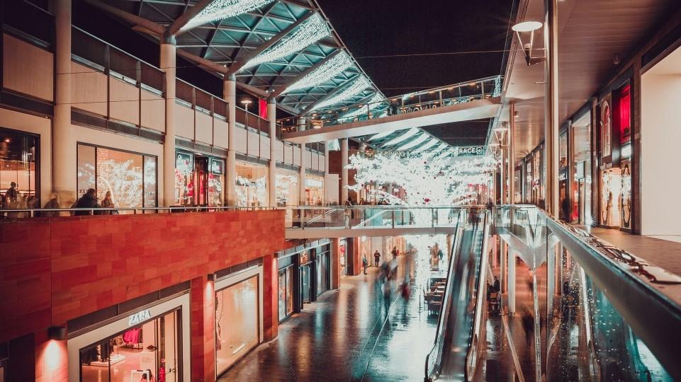 Εορταστικό ωράριο: Κλειστά καταστήματα και σούπερ μάρκετ σήμερα