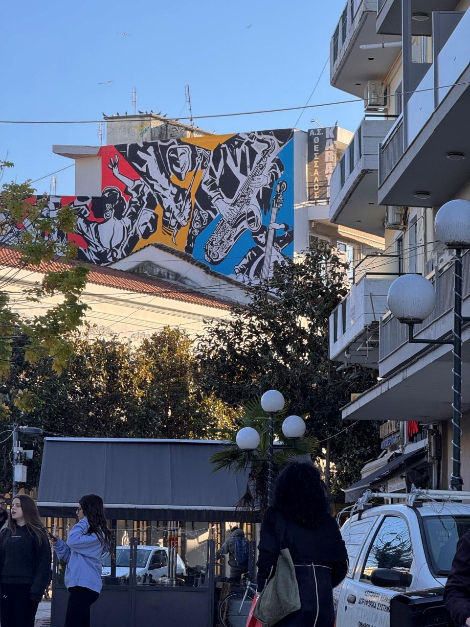 Ο Δήμος Τρικκαίων συνεχίζει να βάζει χρώμα στους τοίχους - Δύο νέα γκράφιτι