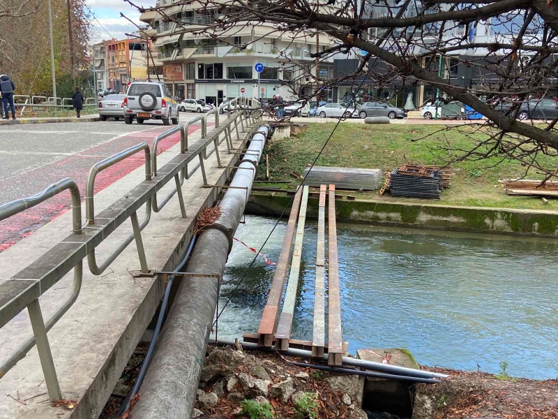 Τρίκαλα: Συνεχίζεται η ανακατασκευή των 13 γεφυρών