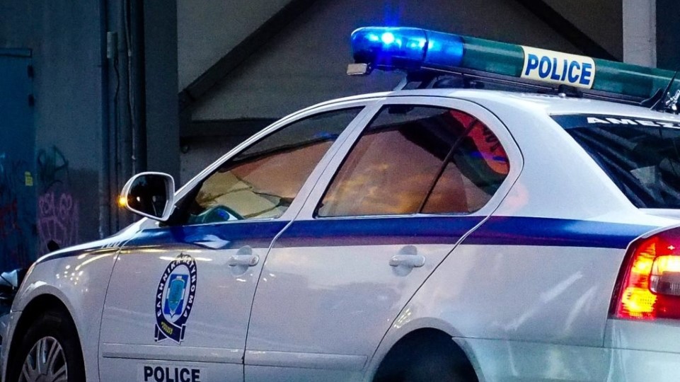 Βόλος: Ημίγυμνος άνδρας κυκλοφορεί στους δρόμους - Τον αναζητούν οι Αρχές