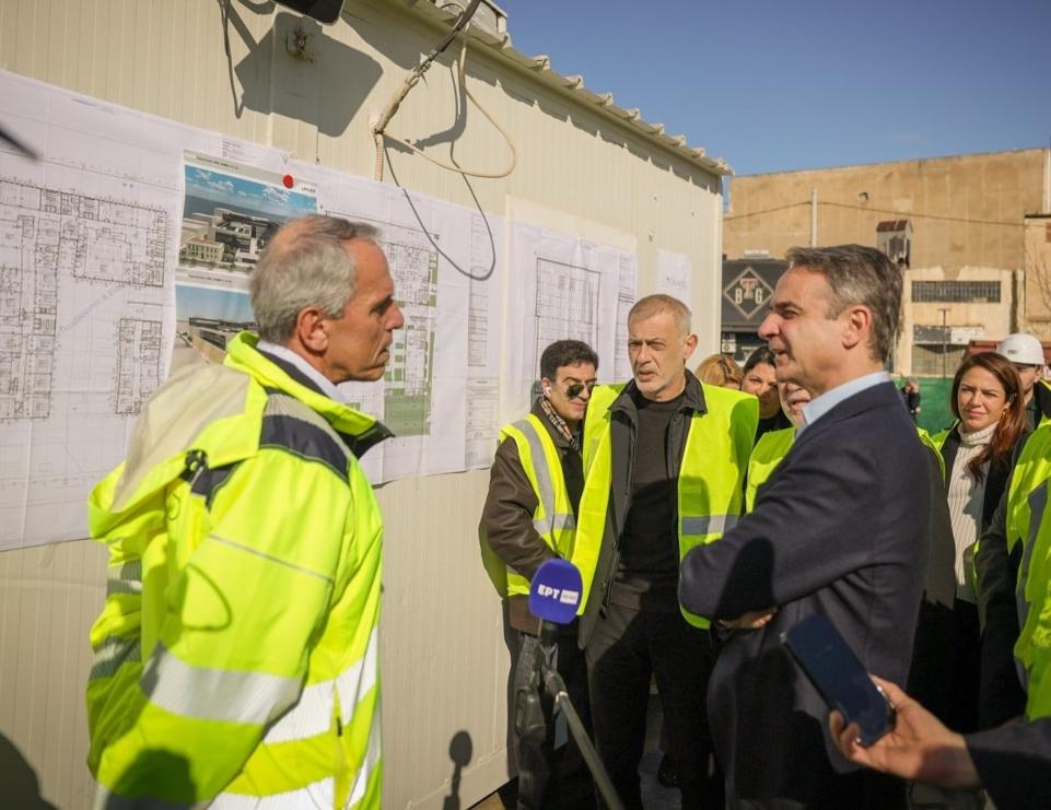 Γιάννης Μώραλης: Υποδέχτηκε τον Κυριάκο Μητσοτάκη στον Πειραιά