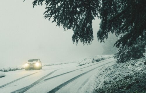 Κακοκαιρία Coral: Χρήσιμες συμβουλές για ασφαλή οδήγηση στα χιόνια