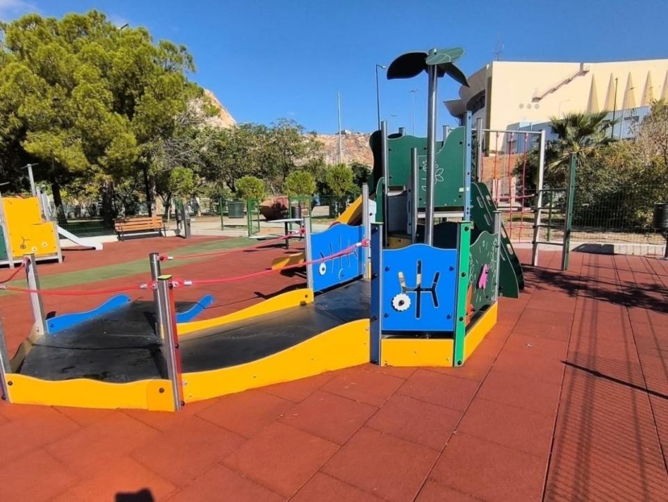 Νέες πρότυπες παιδικές χαρές ΑμεΑ από την Περιφέρεια Αττικής στους Δήμους της ΠΕ Πειραιά