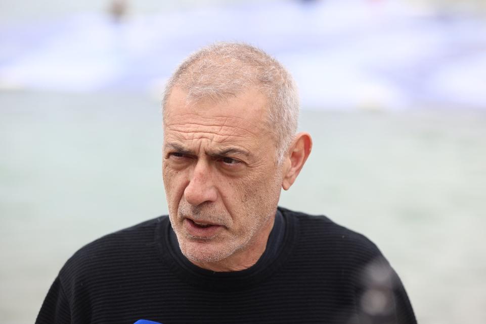 25η Μαρτίου: Στη θάλασσα του Πειραιά η ελληνική σημαία