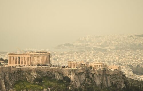 Καιρός: 25η Μαρτίου με 20άρια, αφρικανική σκόνη και λασποβροχές