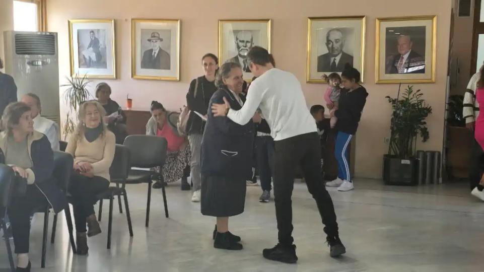 Δήμος Μάνδρας-Ειδυλλίας: Ο Αρμόδιος Δρίκος μοίρασε πασχαλινά δώρα στους παιδικούς σταθμούς
