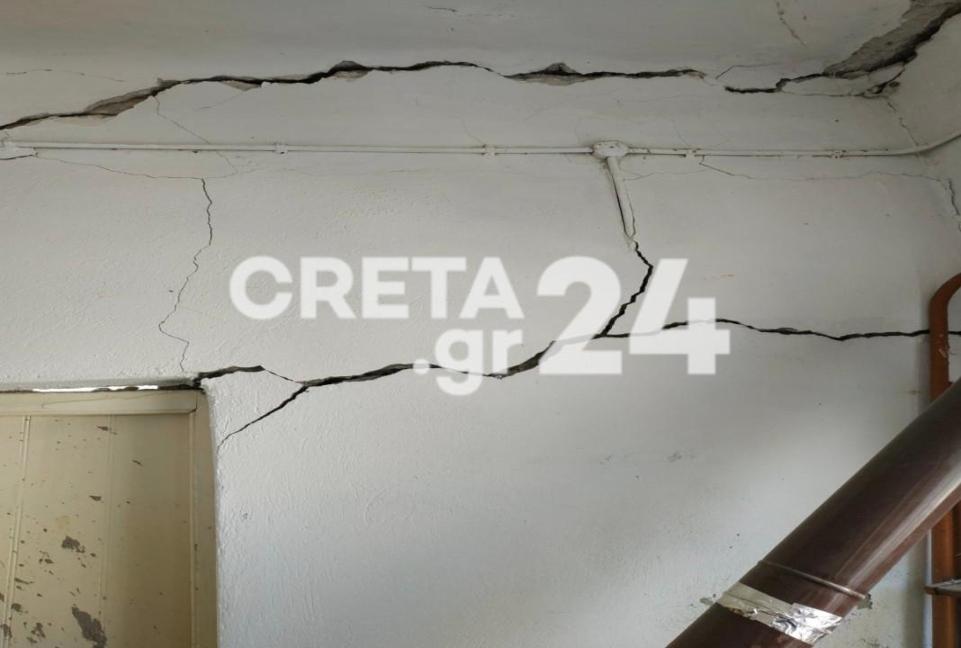 Ηράκλειο Κρήτης: Ρηγματώσεις από καθίζηση του εδάφους στις Βούτες - Στο σημείο ο Καλοκαιρινός