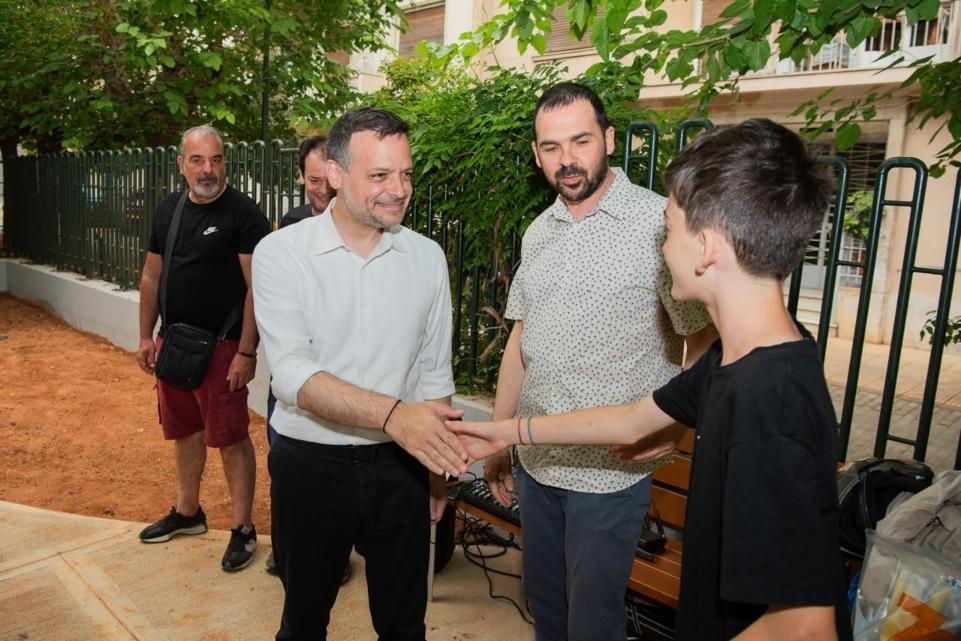 Δήμος Αθηναίων: Δύο ανακαινισμένες παιδικές χαρές στο Άλσος Προμπονά και τον Άγιο Νικόλαο Αχαρνών