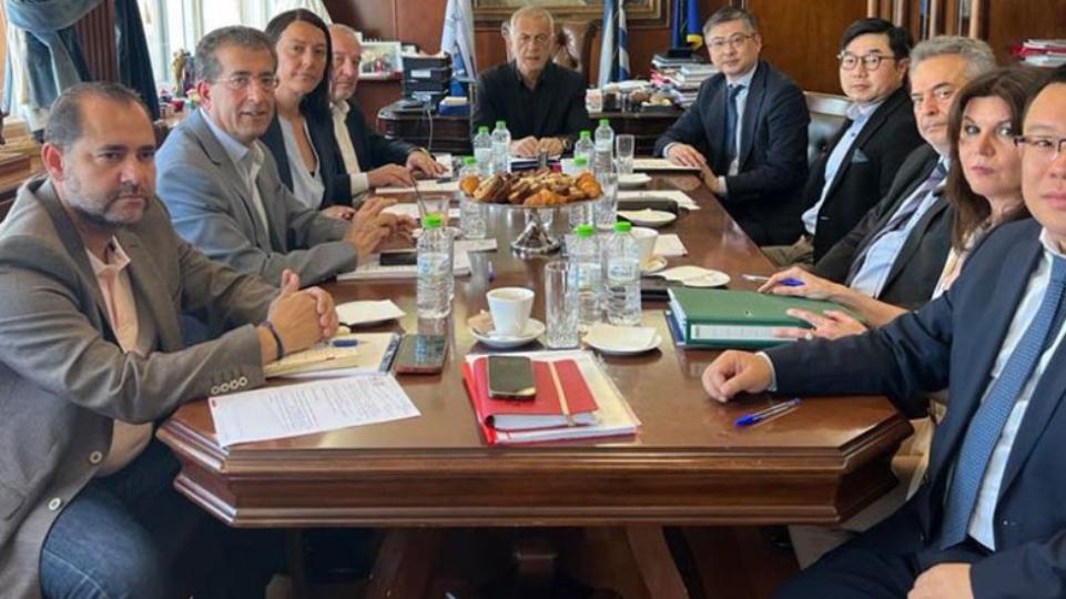Δήμος Πειραιά: Συνάντηση Γιάννη Μώραλη με τον Διευθύνοντα Σύμβουλο της ΟΛΠ Α.Ε. Su Xudong