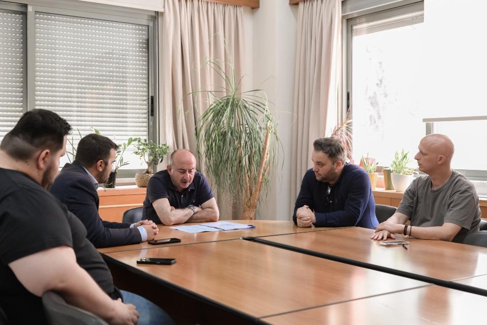 Επίσκεψη του Ορφέα Γεωργίου και στελεχών της ΟΝΝΕΔ στην Περιφέρεια Θεσσαλίας