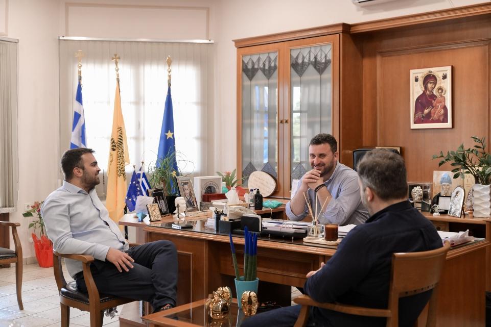 Επίσκεψη του Ορφέα Γεωργίου και στελεχών της ΟΝΝΕΔ στην Περιφέρεια Θεσσαλίας