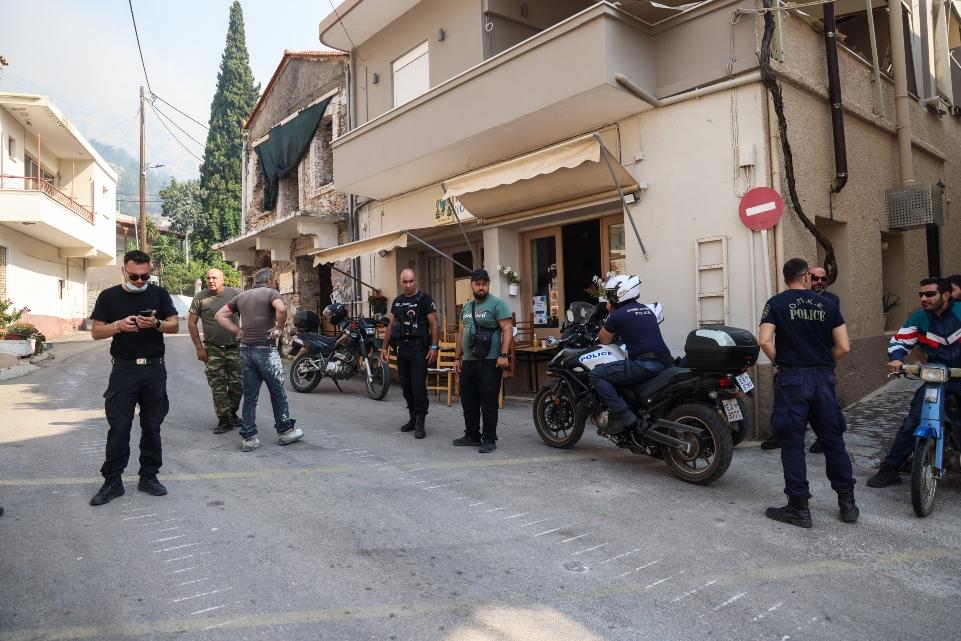 Μαίνεται η φωτιά στη Χίο (Βίντεο, εικόνες)