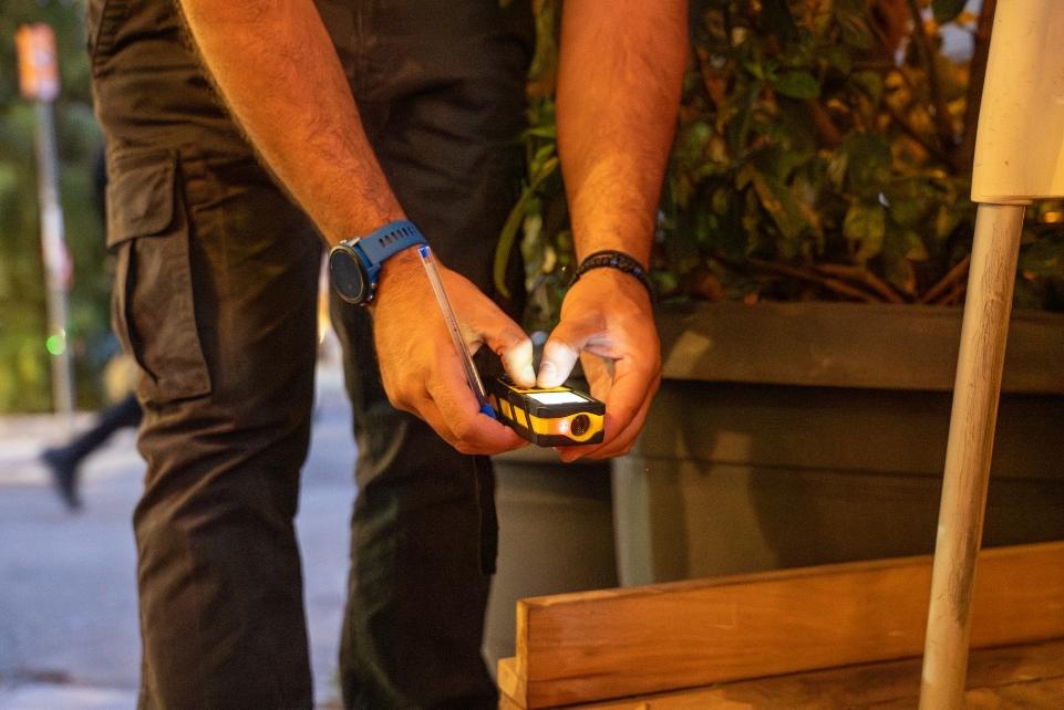 Δήμος Αθηναίων: Επιχείρηση «σκούπα» για παράνομα τραπεζοκαθίσματα και παραβάσεις στάθμευσης στο Κολωνάκι