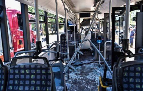 Κωνσταντέλλος στα Παραπολιτικά 90,1 για το τροχαίο στη Βούλα: «Το πίσω λεωφορείο ήταν σχεδόν γεμάτο, οι επιβαίνοντες ήταν νέα παιδιά»