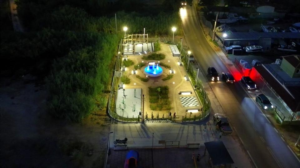 Παραδόθηκε σε χρήση η νέα σύγχρονη πλατεία στην Αρτέμιδα