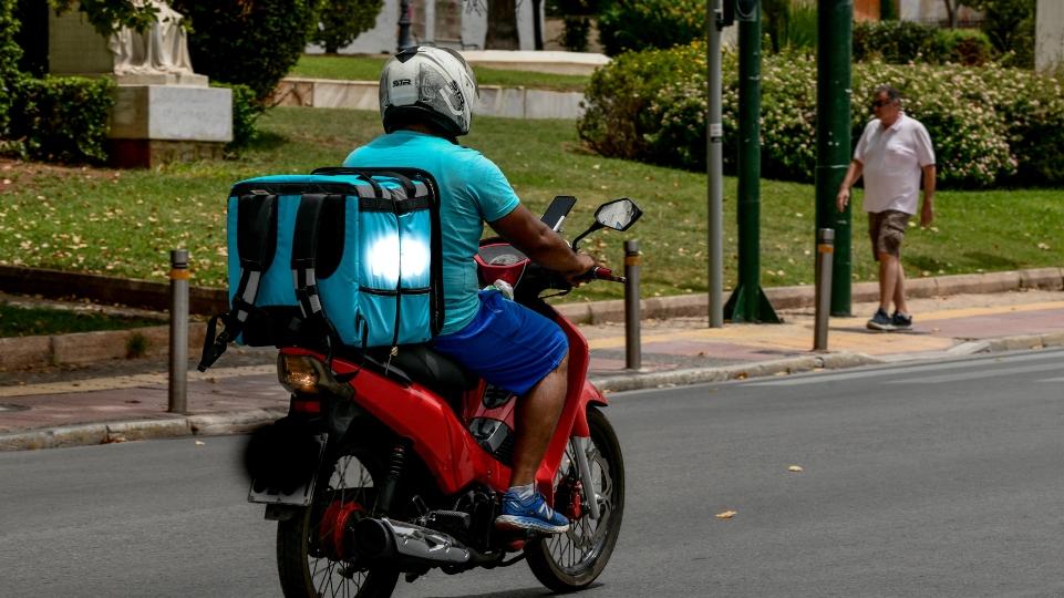 Παύση εργασιών λόγω καύσωνα - Σε ποιές περιοχές ισχύει