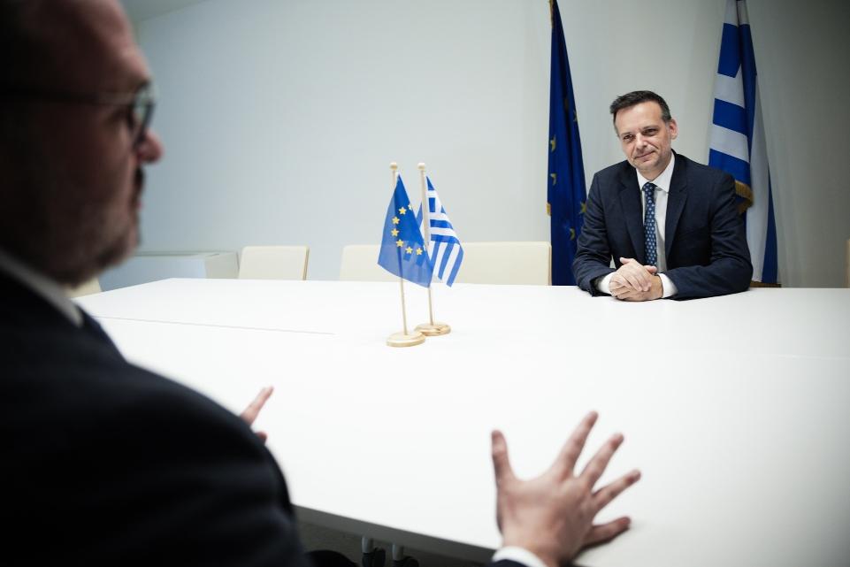 Συνάντηση Χάρη Δούκα με τον Ευρωπαίο Επίτροπο για θέματα Ενέργειας και Στέγαση