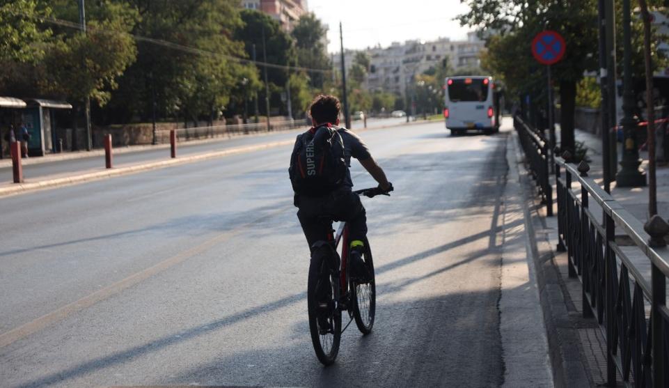 Δεκαπενταύγουστος στην Αθήνα: Εικόνες και βίντεο από την άδεια πρωτεύουσα