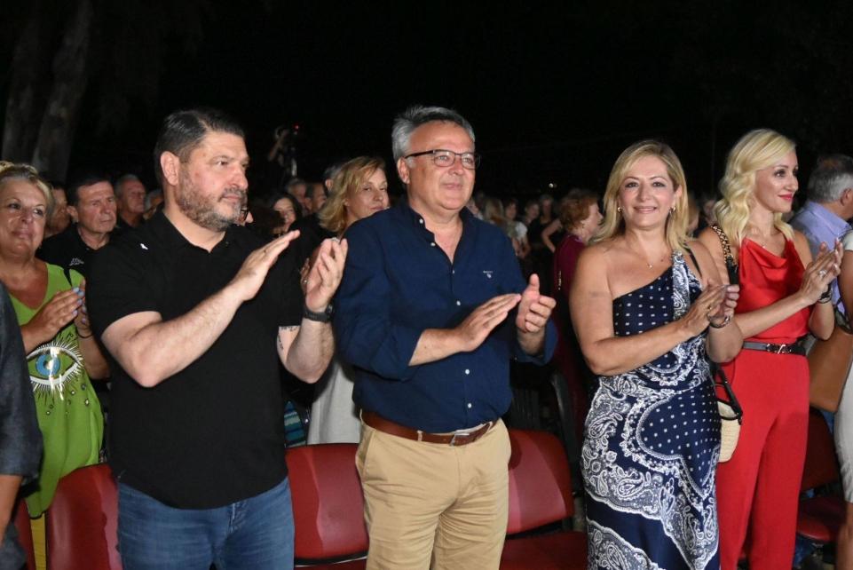 Μεγάλη επιτυχία για τη συναυλία προς τιμήν του Μίκη Θεοδωράκη στις Παλαιές Φυλακές Ωρωπού