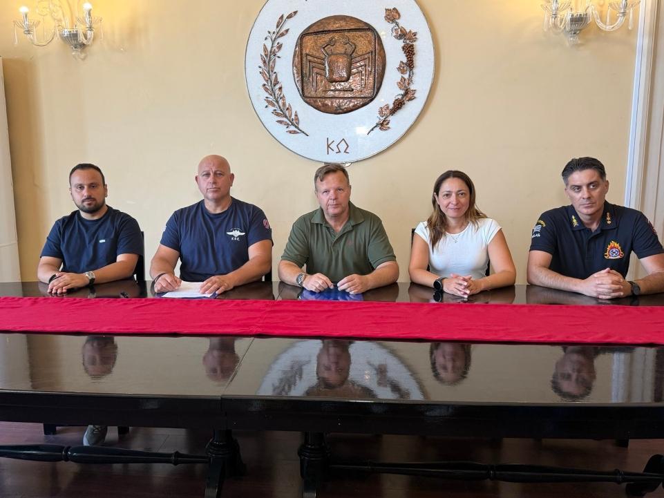 Περιφέρεια Νοτίου Αιγαίου: Παράδοση πυροσβεστικού οχήματος 4x4 στη Λέσχη Ελλήνων Καταδρομέων Κω