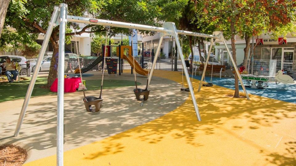 Χάρης Δούκας: «Μέχρι τις αρχές του 2026, η Αθήνα θα έχει συνολικά 24 πλήρως ανακαινισμένες παιδικές χαρές»