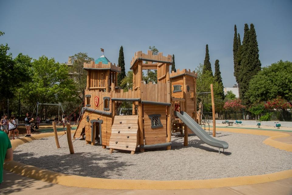 Χάρης Δούκας: «Μέχρι τις αρχές του 2026, η Αθήνα θα έχει συνολικά 24 πλήρως ανακαινισμένες παιδικές χαρές»