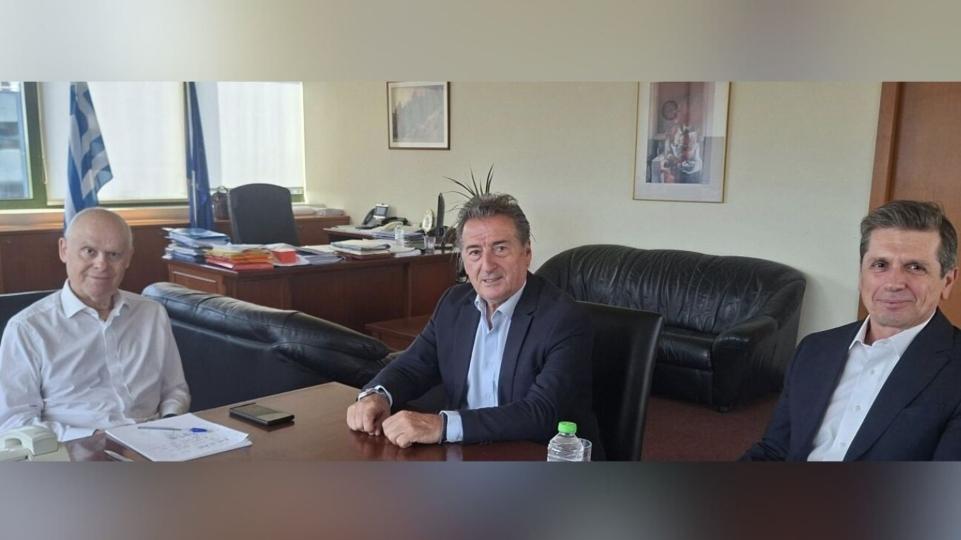 Επίσκεψη του Δημάρχου Άνδρου στον Υφυπουργό Περιβάλλοντος και Ενέργειας