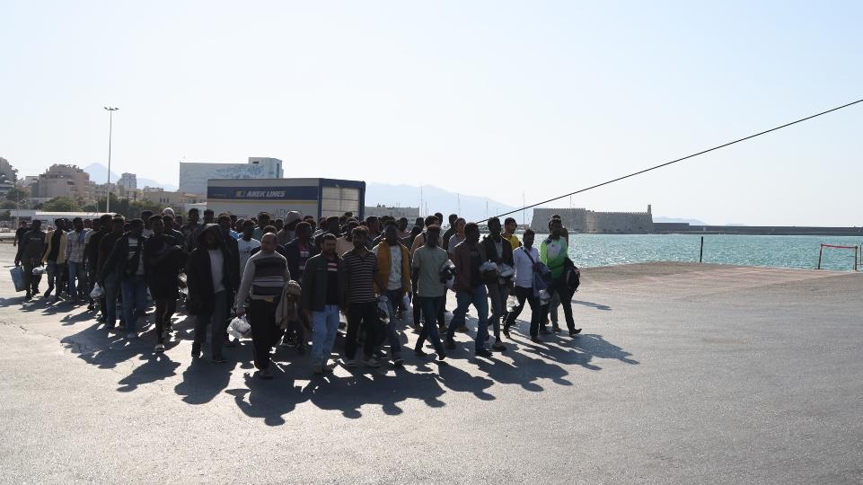 Γαύδος: Ασφυκτική πίεση από νέες μεταναστευτικές ροές - «Ανύπαρκτες οι υποδομές», λέει η δήμαρχος