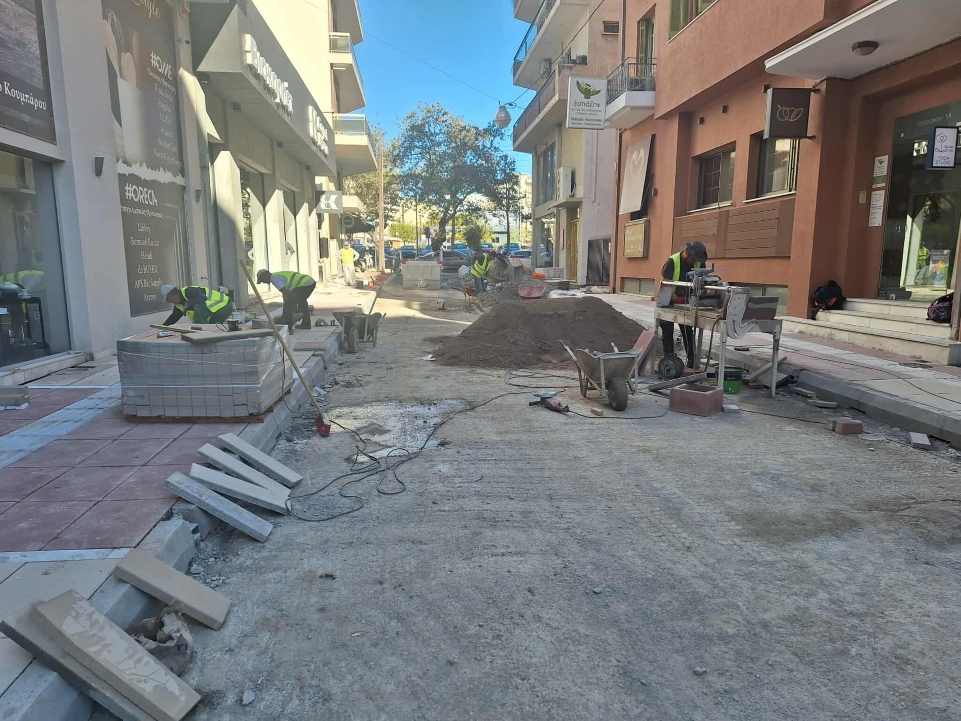 Δήμος Καλαμάτας: Με ταχείς ρυθμούς προχωρούν οι αναπλάσεις στο κέντρο της πόλης
