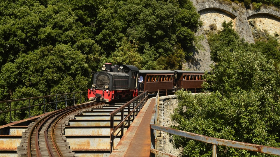 Έκτακτα δρομολόγια για το τρενάκι του Πηλίου ενόψει 28ης Οκτωβρίου