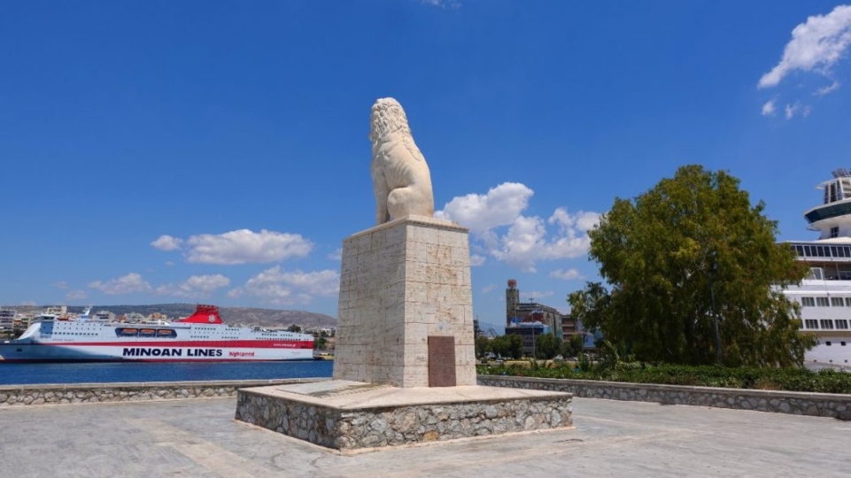 Το Πόρτο Λεόνε: Η άγνωστη ιστορία πίσω από το σύμβολο του Πειραιά