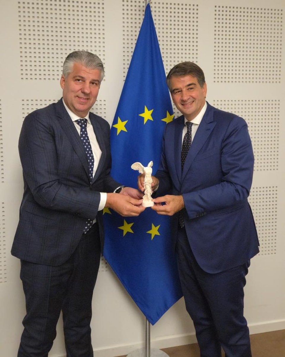 Βρυξέλλες: Συνάντηση Χριστόδουλου Τοψίδη με τον Επίτροπο Περιφερειακής Πολιτικής Ραφαέλε Φίτο