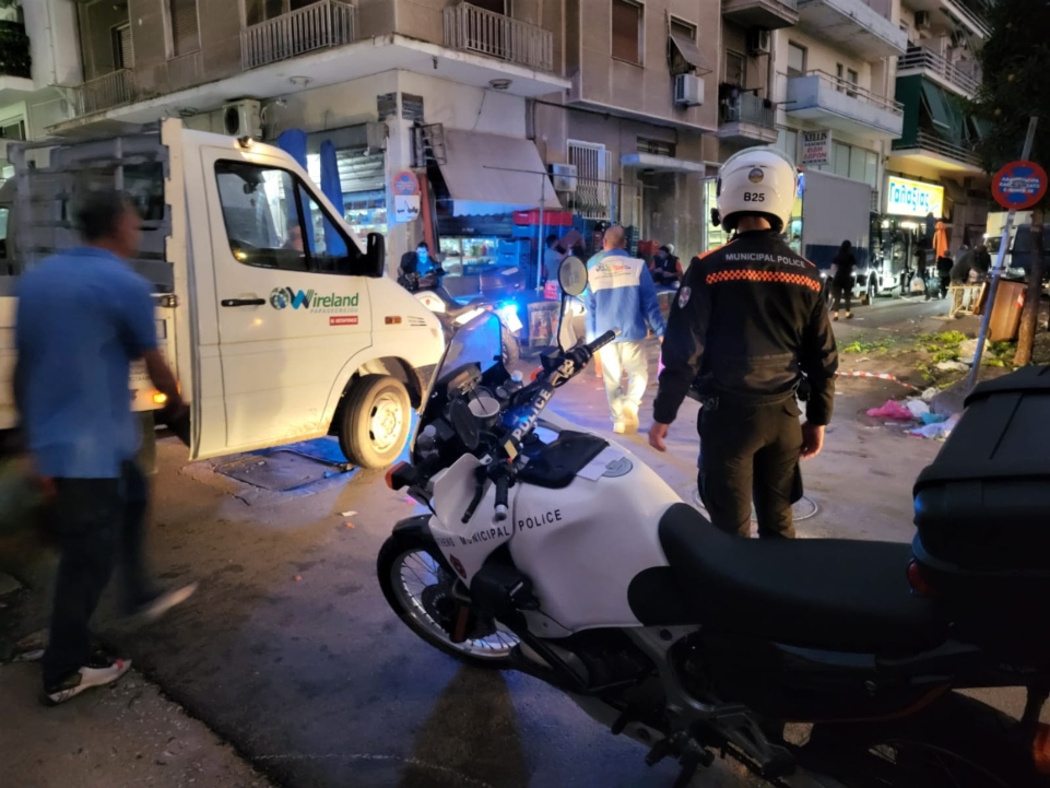 Δήμος Αθηναίων: Κατασχέσεις παράνομων προϊόντων και σαφάρι τροχονομικών ελέγχων