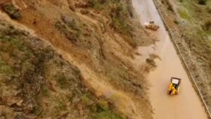 Ήπειρος σε κατάσταση έκτακτης ανάγκης από την κακοκαιρία: Αποκλεισμένοι κάτοικοι και εκτεταμένες καταστροφές