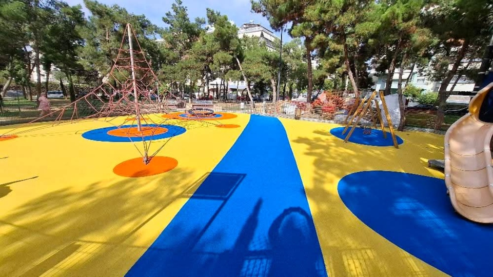 Νέα Σμύρνη: Ανακαινίστηκε η παιδική χαρά της πλατείας Βασιλείου Γεωργίου