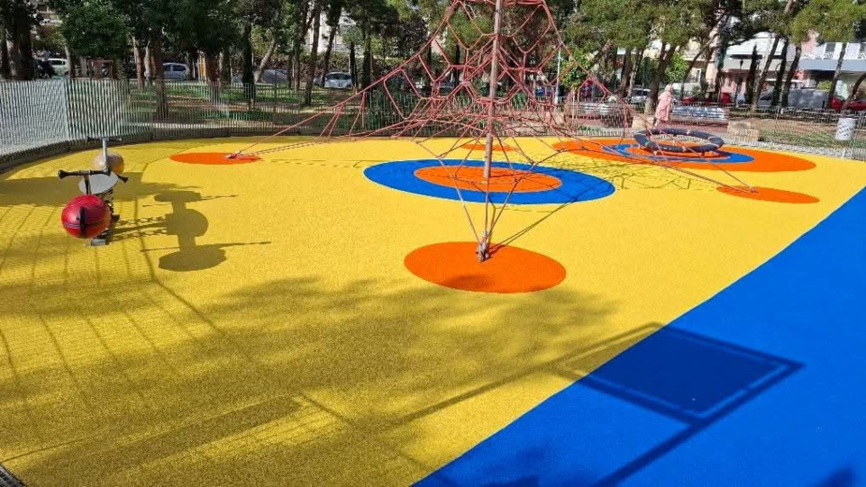 Νέα Σμύρνη: Ανακαινίστηκε η παιδική χαρά της πλατείας Βασιλείου Γεωργίου