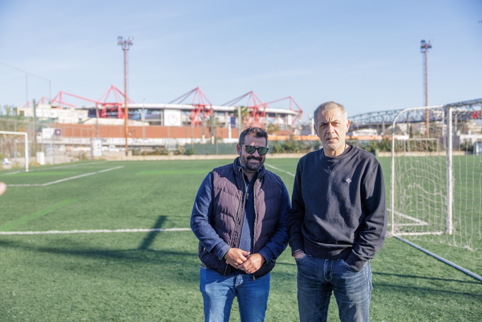 Πειραιάς: Αυτοψία του Γιάννη Μώραλη στις εργασίες αναβάθμισης του γηπέδου ποδοσφαίρου 11x11 του ΣΕΦ